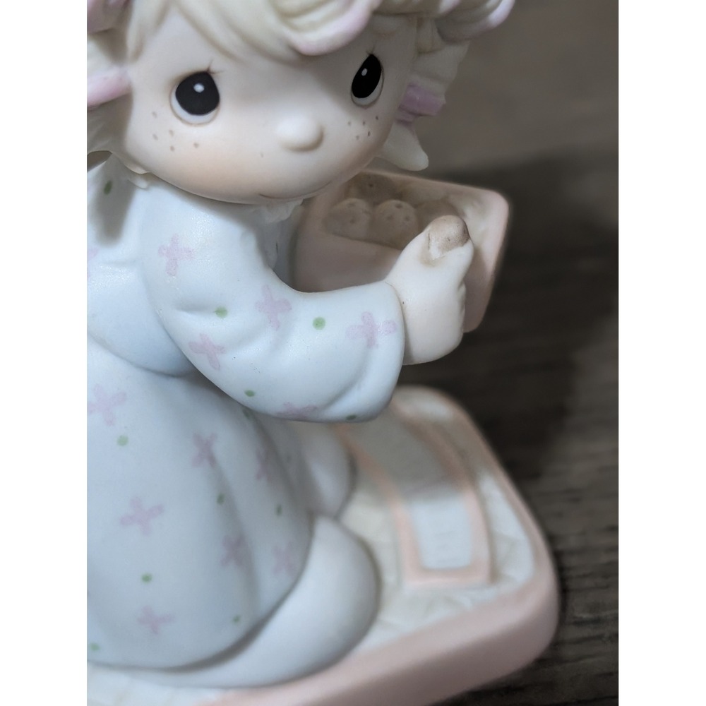 Precious Moments Figurine Girl on Scale Curlers 100196 Blue Pink Excellent 1986 - Picture 3 of 5